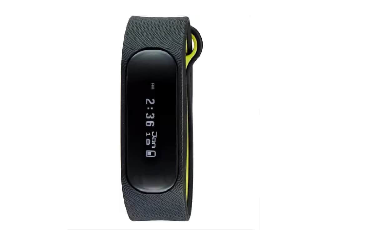 smart band under 3000 including Samsung Galaxy Fit E and Fastrack Reflex Beat know price and specs in detail