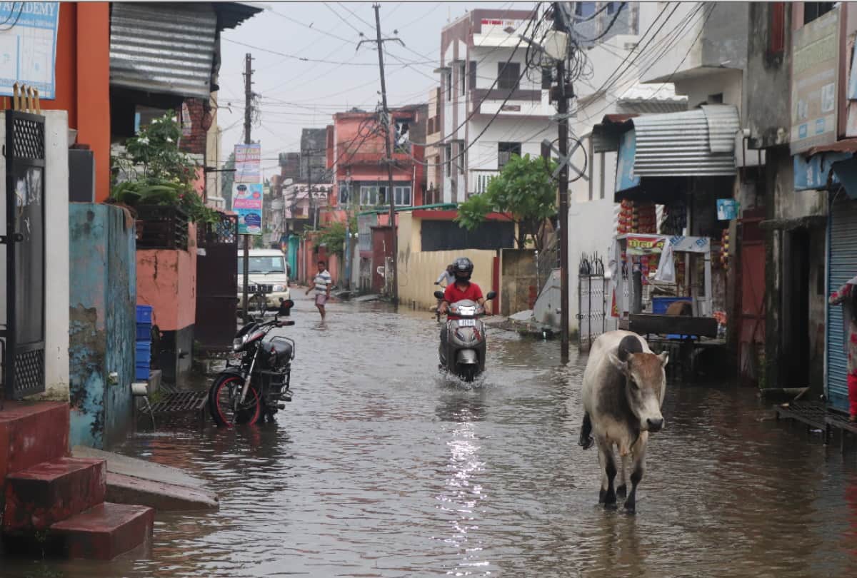 water logging in gorakhpur after heavy rain due to yaas effect