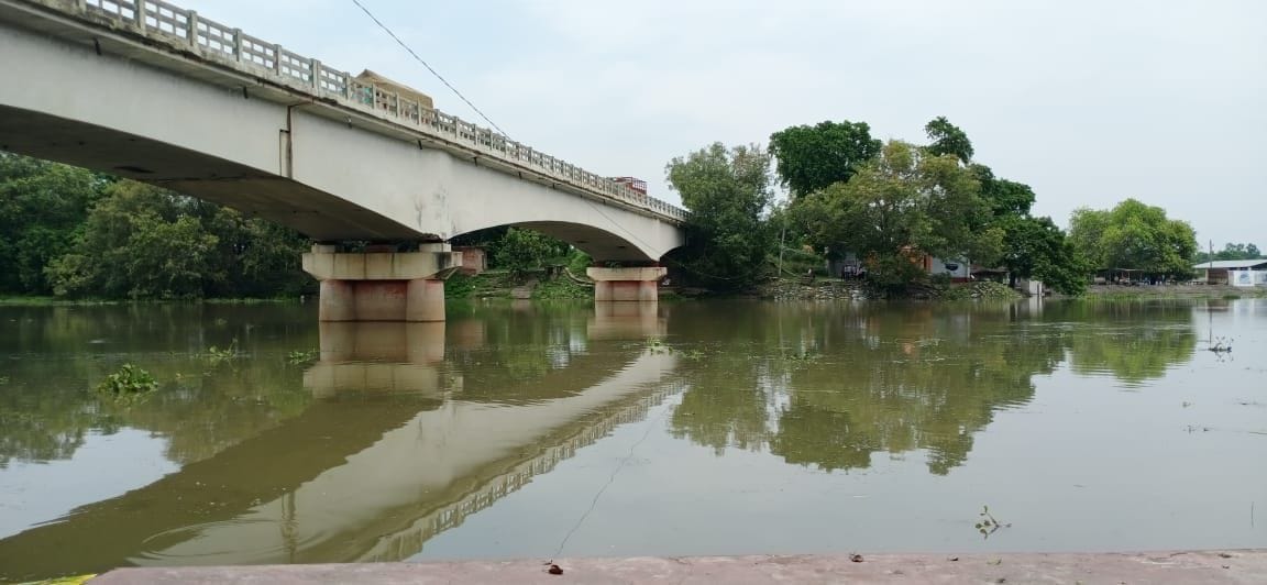 The spirit trembles when passing through a 58-year-old bridge