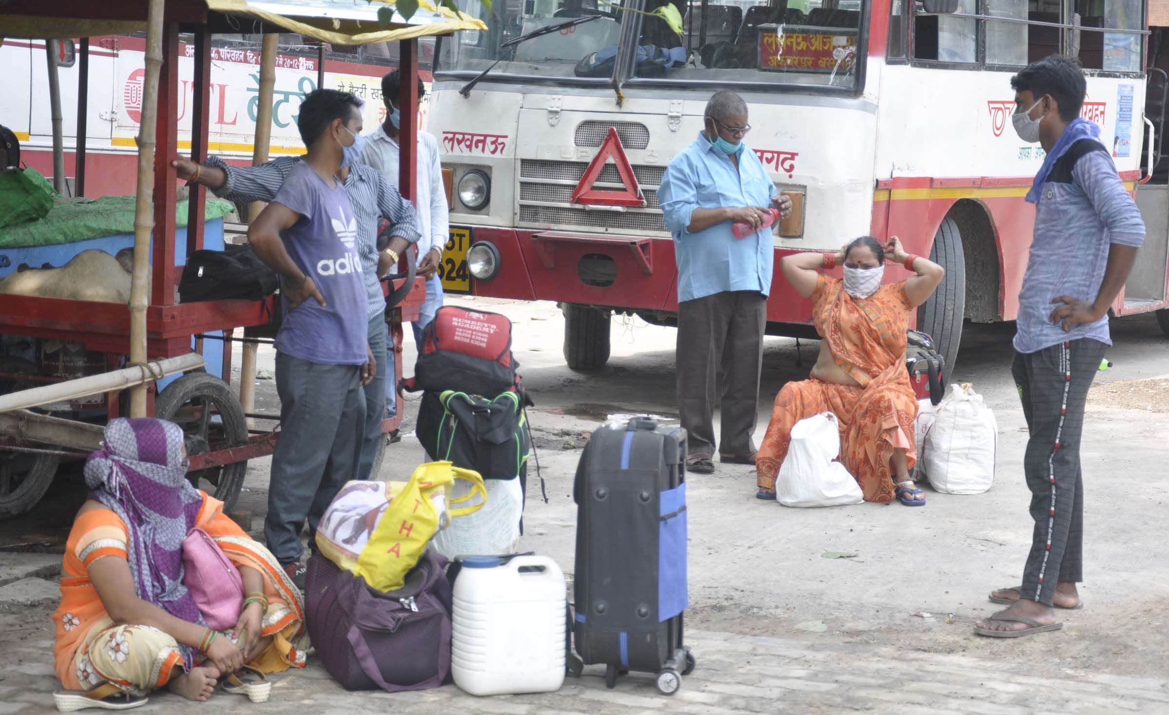 Roads were listened to due to strictness, police vehicles were tearing up the silence