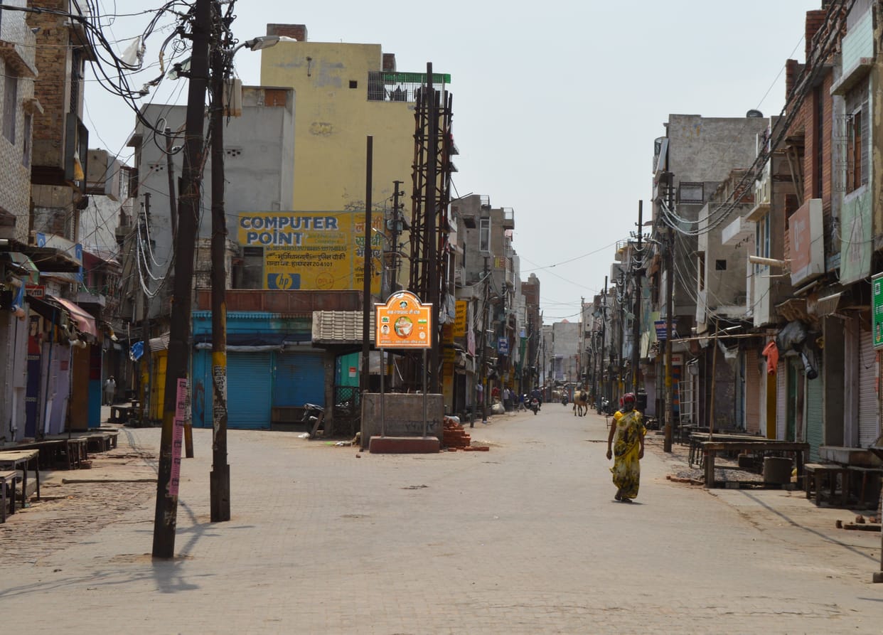 Hathras: Silence in the city throughout the day due to lockdown, no open market