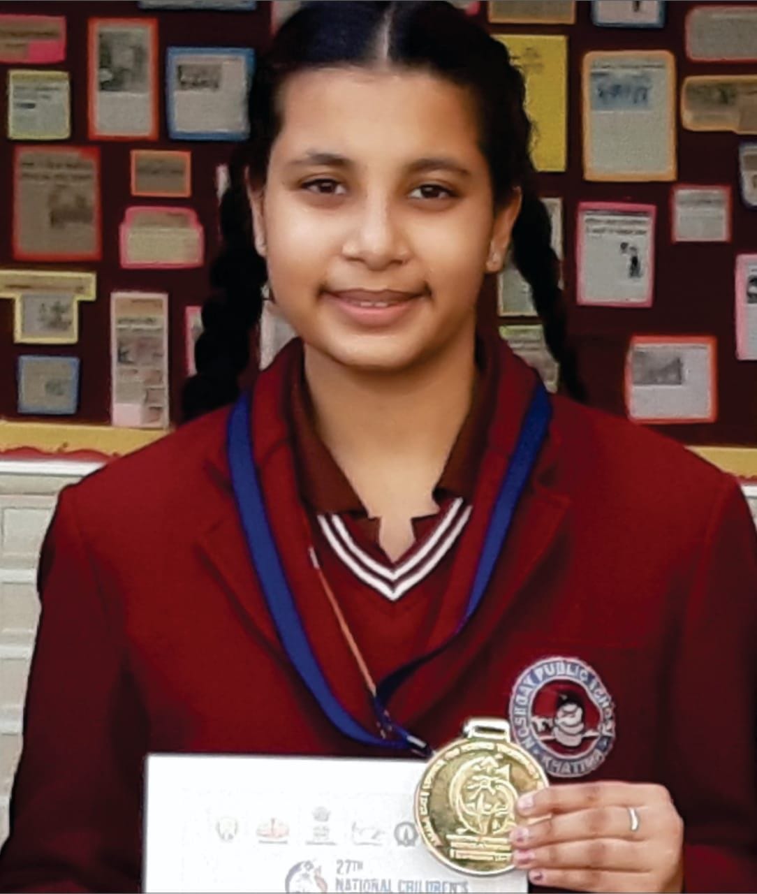 Maahi Gets Prize