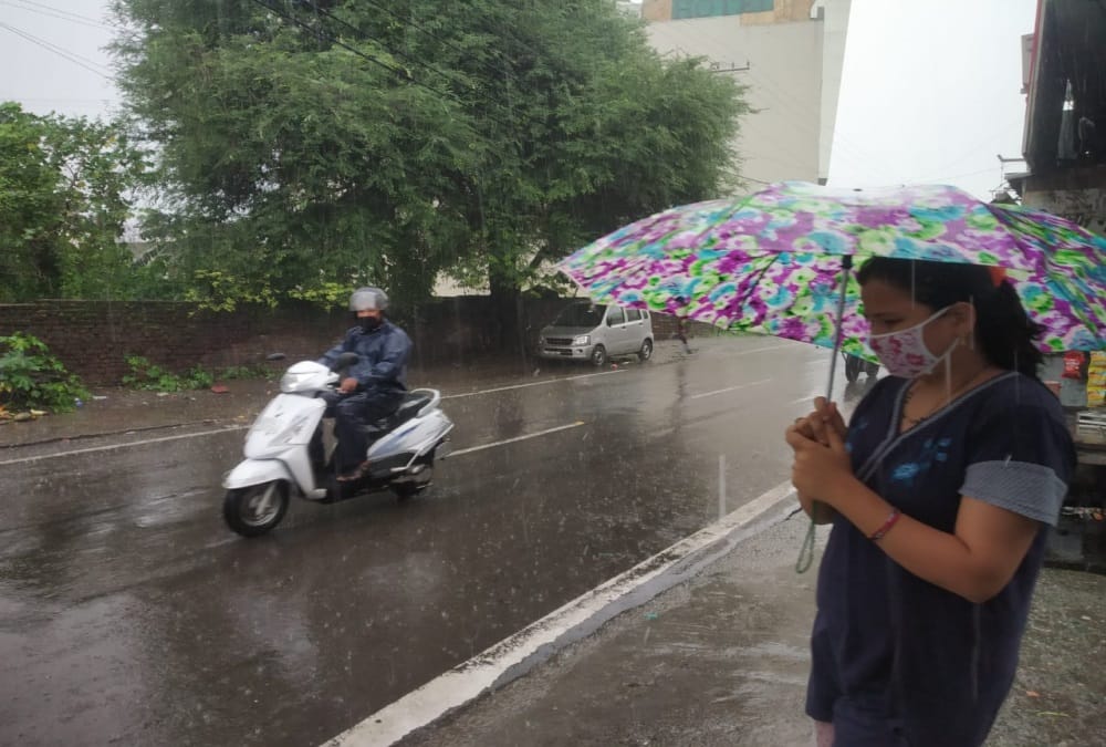 Uttarakhand Weather Update Today: High rainfall alert in Six districts, landslide on badrinath highway