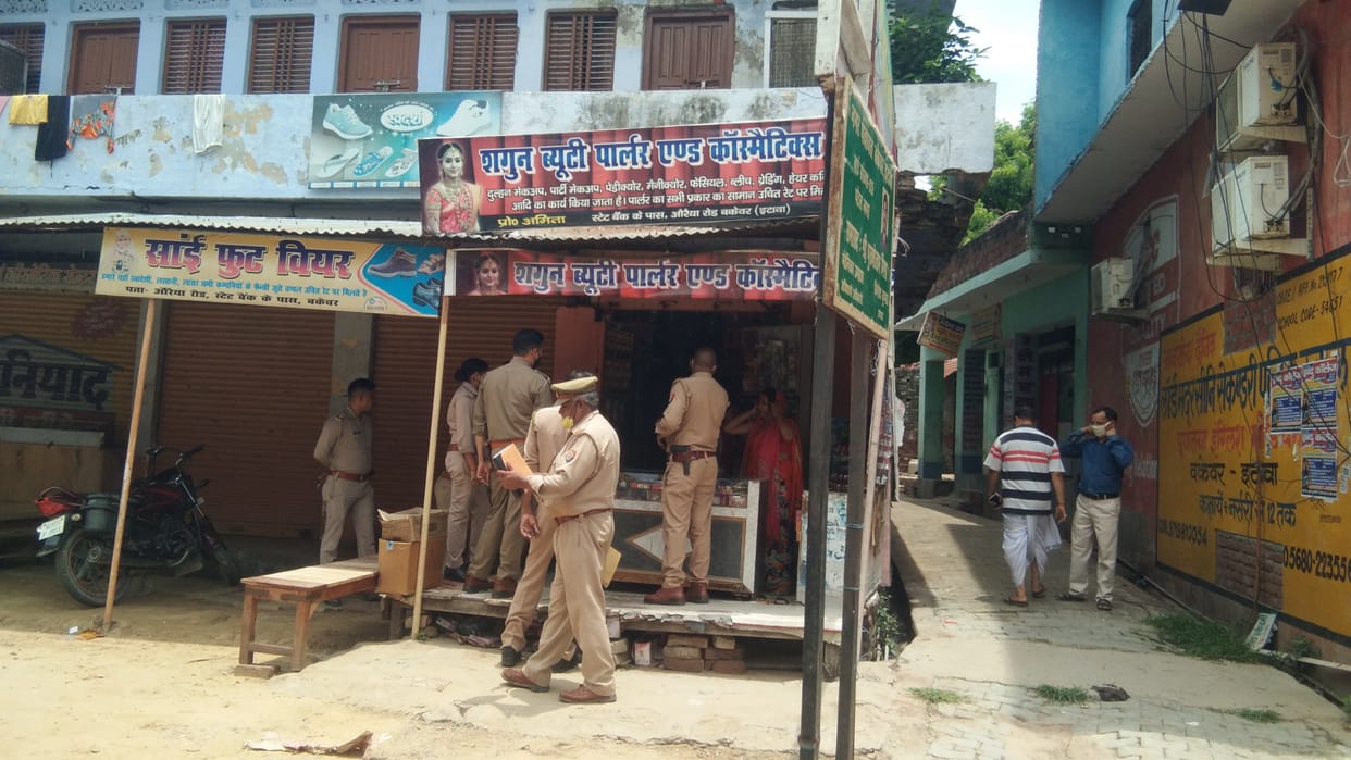Invoice cut on opening of shops on both sides