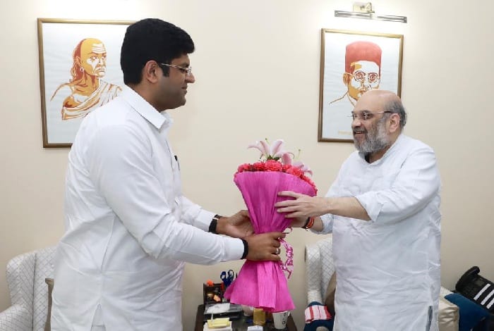 Dushyant Chautala presented his claim in front of Amit Shah