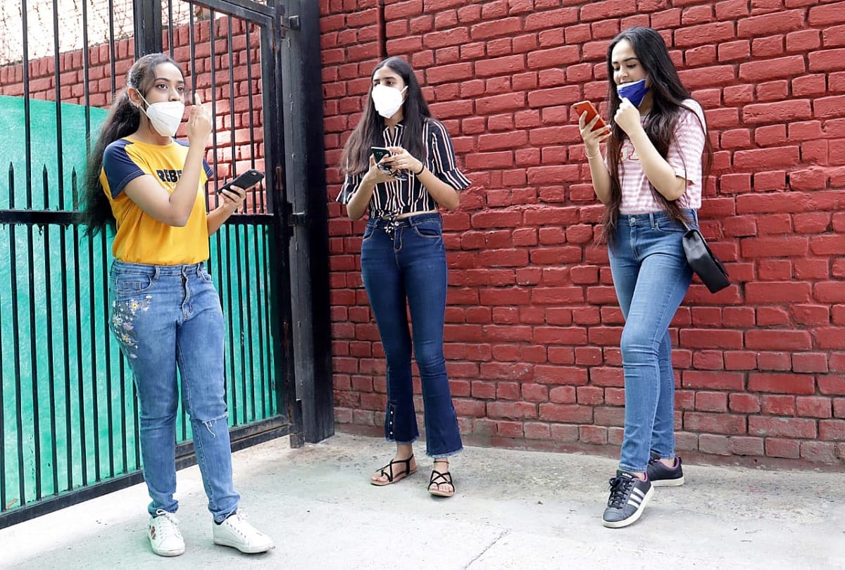CBSE Result: Girls once again perform better in comparison of boys, Delhi came on fourth position