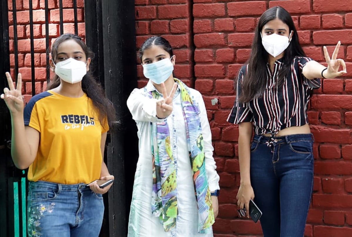 CBSE Result: Girls once again perform better in comparison of boys, Delhi came on fourth position