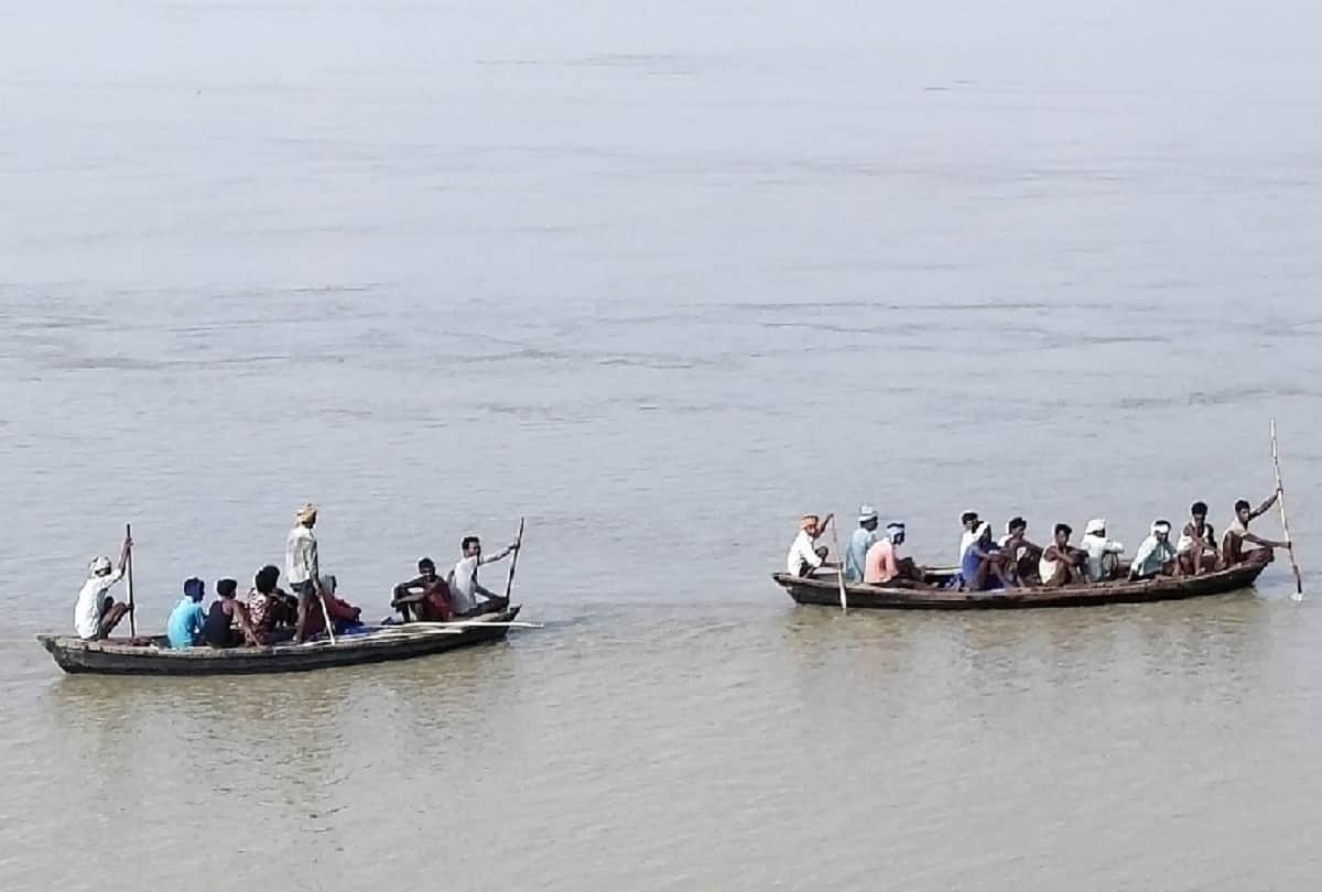 Rain In Uttar Pradesh Barabanki situation is worsening in districts of Awadh due to floods  River Ghaghra see photos