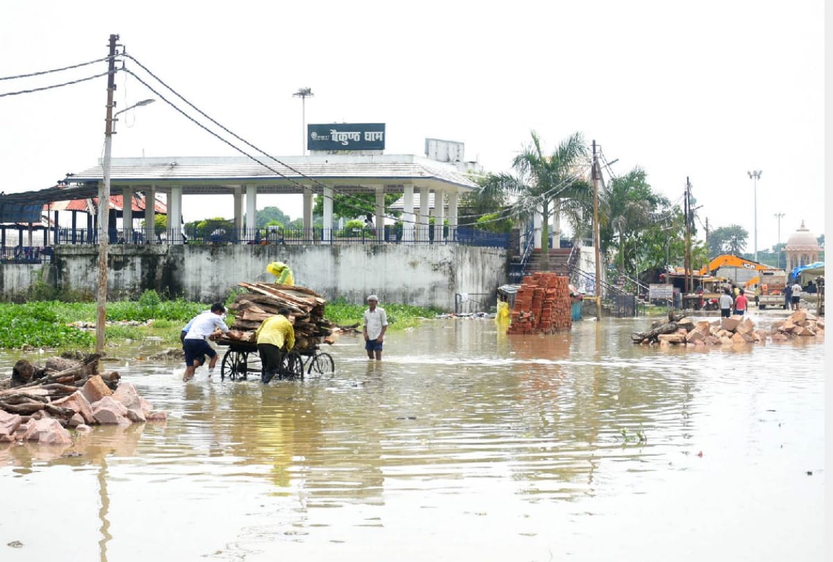 Gorakhpur Flood news: rapti, rohin and kuwano river across danger mark, Flood Water will enter in city