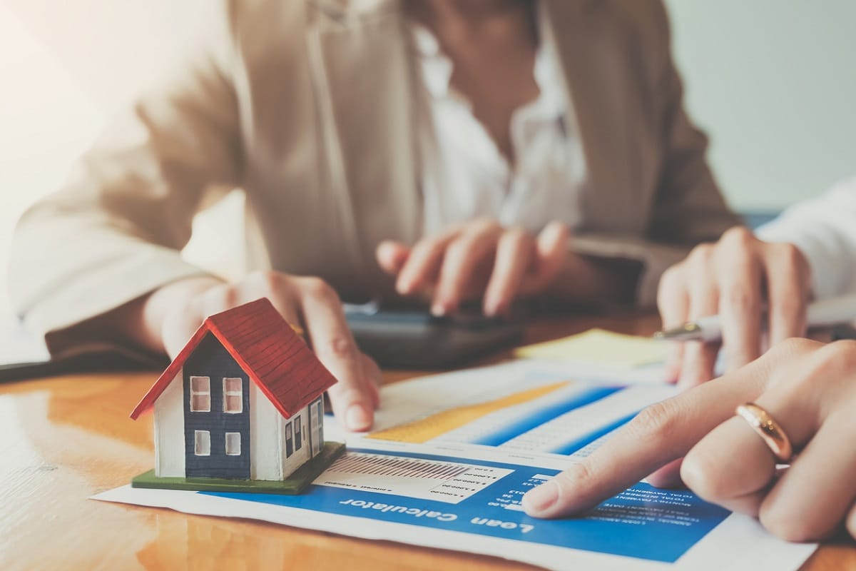 keep these things in mind before purchasing house and manage funds