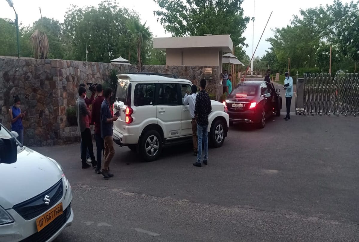 Rajasthan congress MLAs residing in gurugram hotel are unable to entertain themselves as coronavirus rules are restricting them to gather