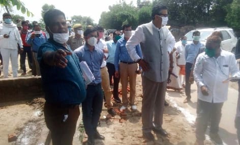 Nodal officer angry ... Do not blow in air, get sprayed in drains