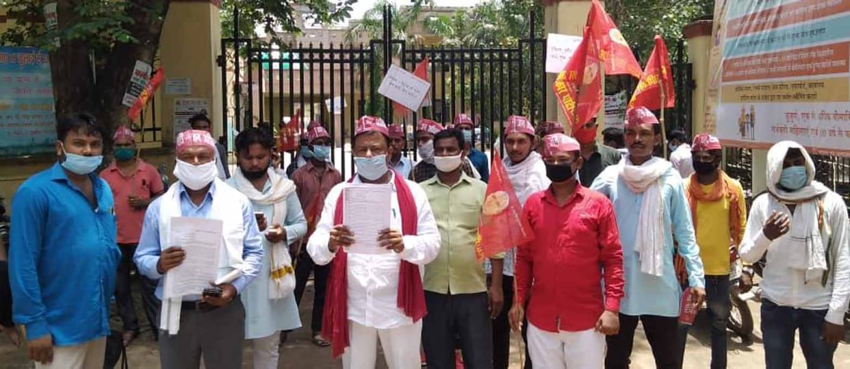 Activists demonstrated and sent memorandum to President