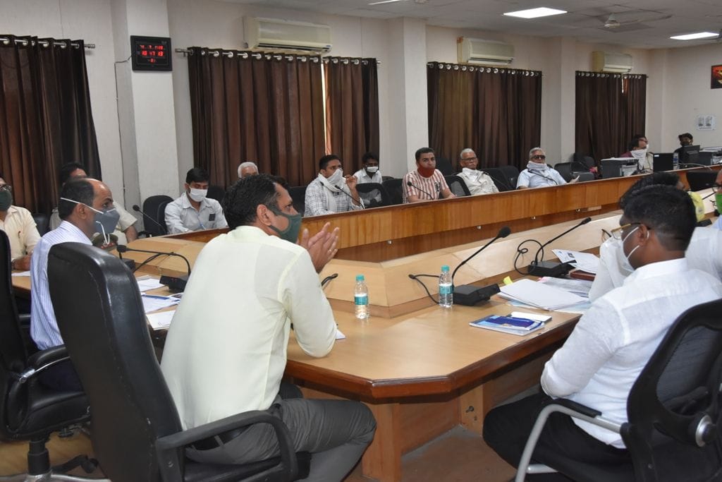 People who rent a street will get ten thousand rupees loan without guarantee