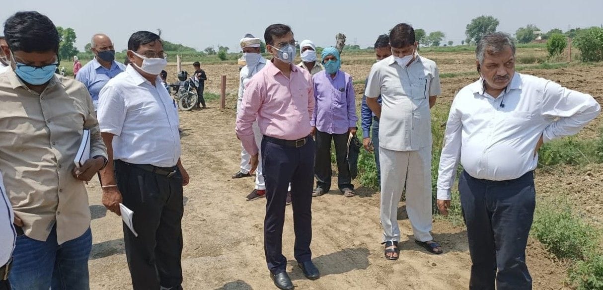 Hathras: Inspection of MNREGA works on Mursan-Pataini road