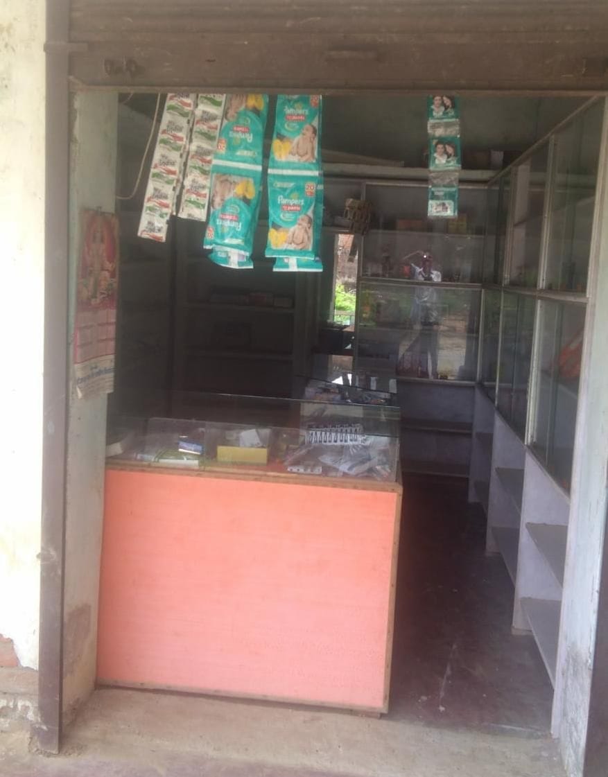 The lockdown was washed away, shops opened in many markets
