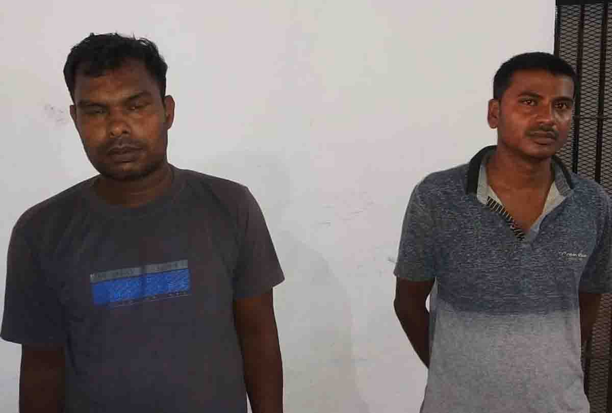 Police arrested two prize money miscreants of 25 thousand after encounter in Chitrakoot