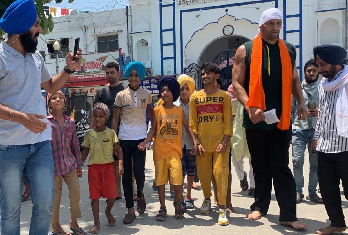 The Great Khali Dalip Singh Rana appeal to public follow government guidelines in corona crisis