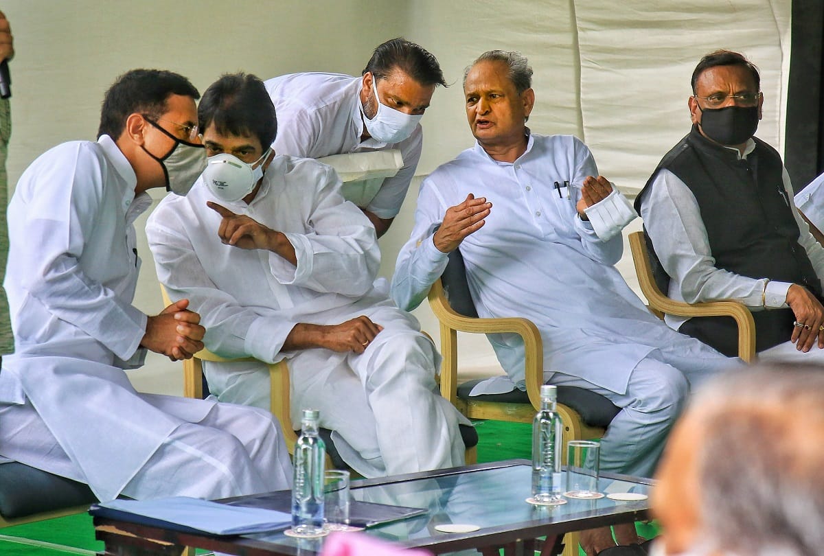 Congress demand action against central minister against for attempt conspiracy to bring rajasthan govt down