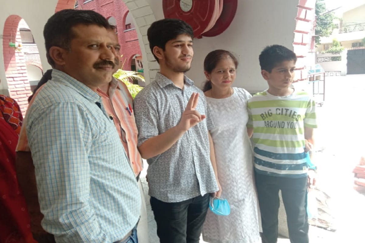 cbse class 12th result 2020: These students in the districts of western UP are very happy to bring good numbers