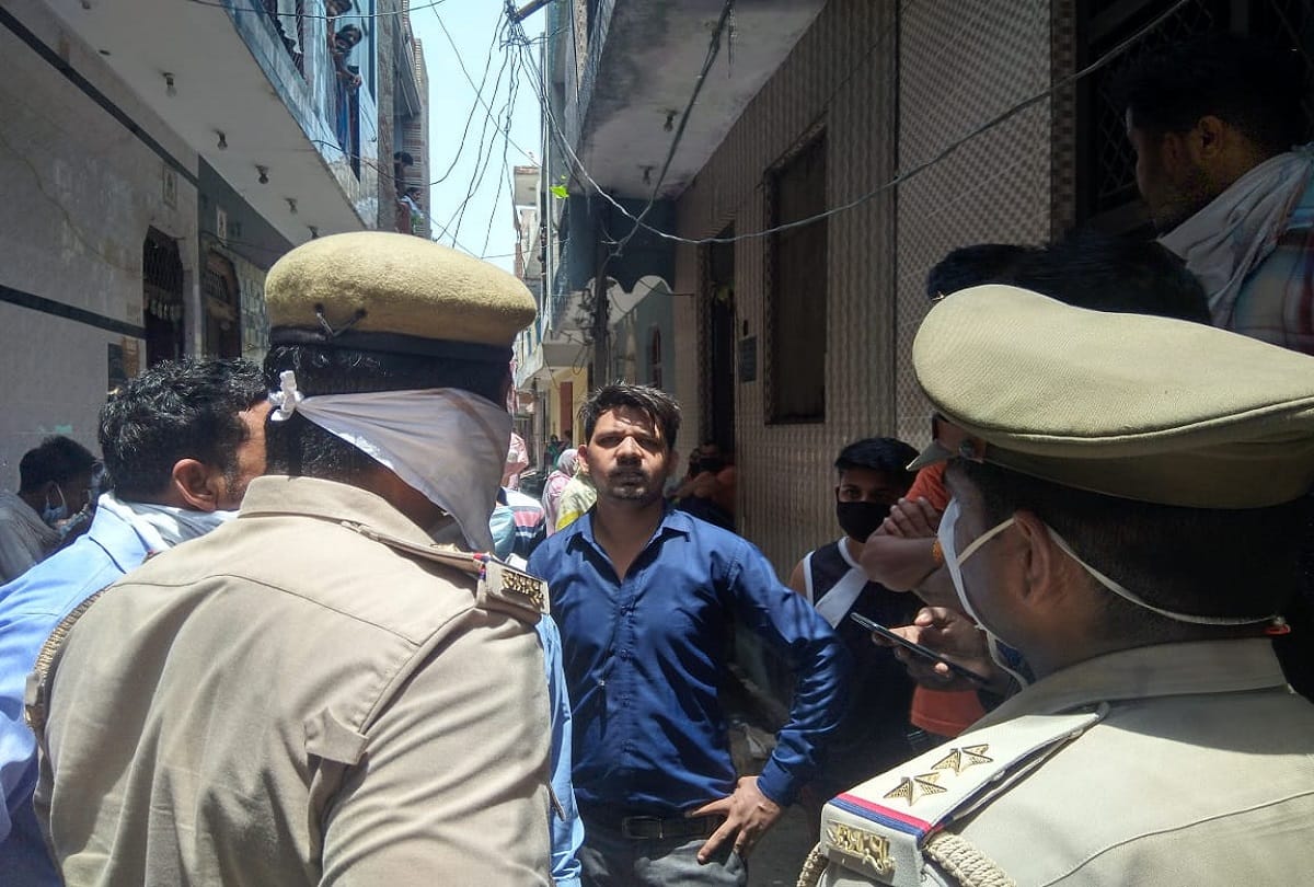 Ghaziabad old couple commits suicide no suicide note found