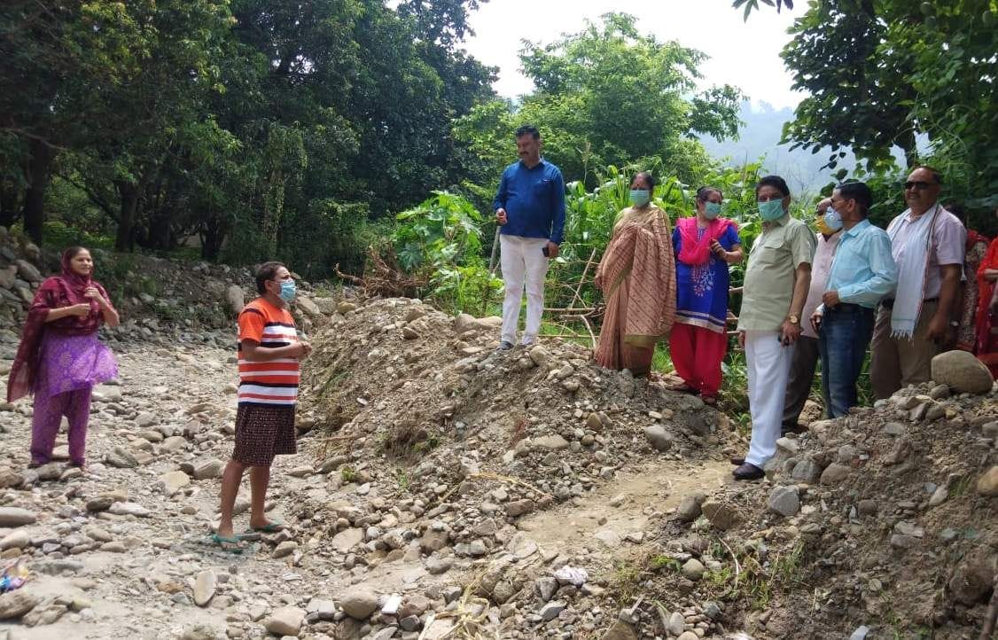 Mayor visits flood affected areas