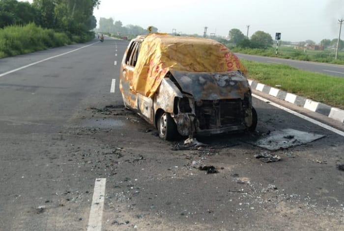 Fire in Car after Accident with Tata S, Driver Burnt Alive