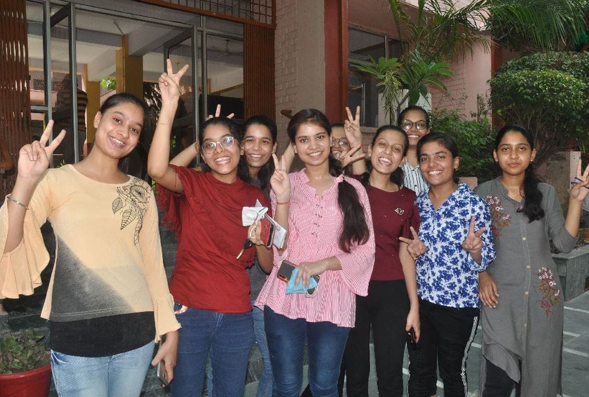 Amidst Delhi violence and epidemic, students of the capital told how to get success even in difficult circumstances