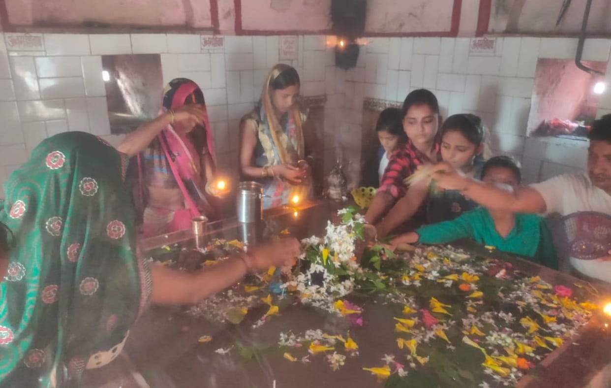 Dip in Ganga on second Monday of Sawan