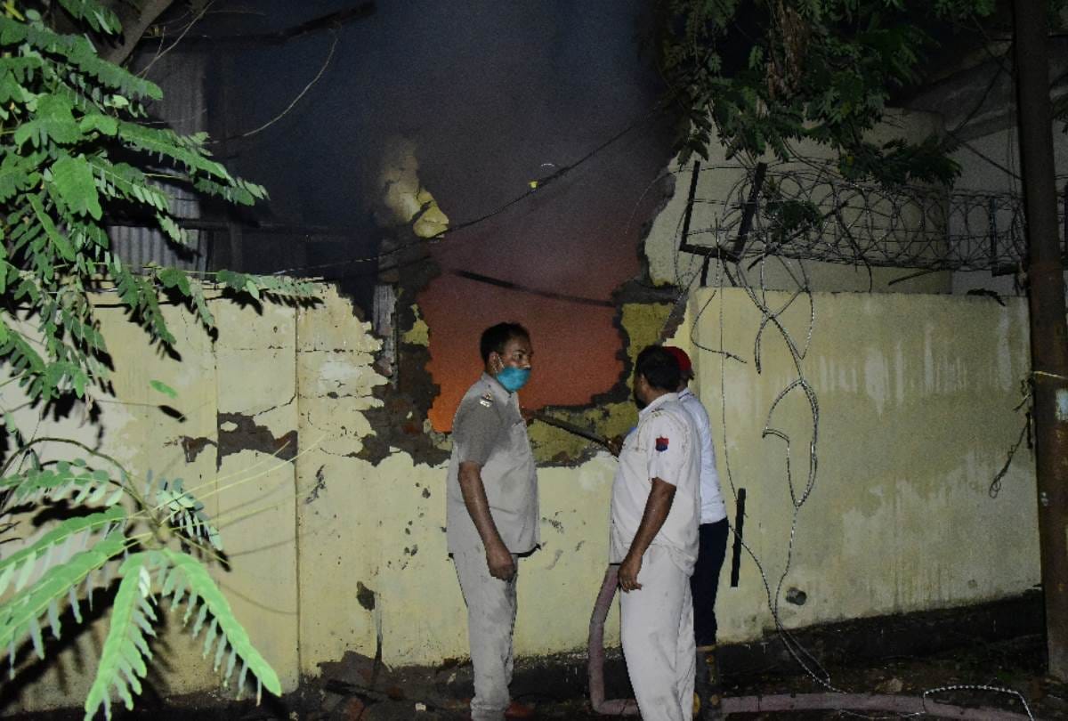 fire in transformer workshop in lucknow