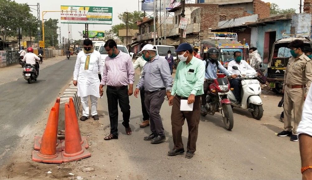 Hathras: Municipality to install lighting lights on Mathura road divider