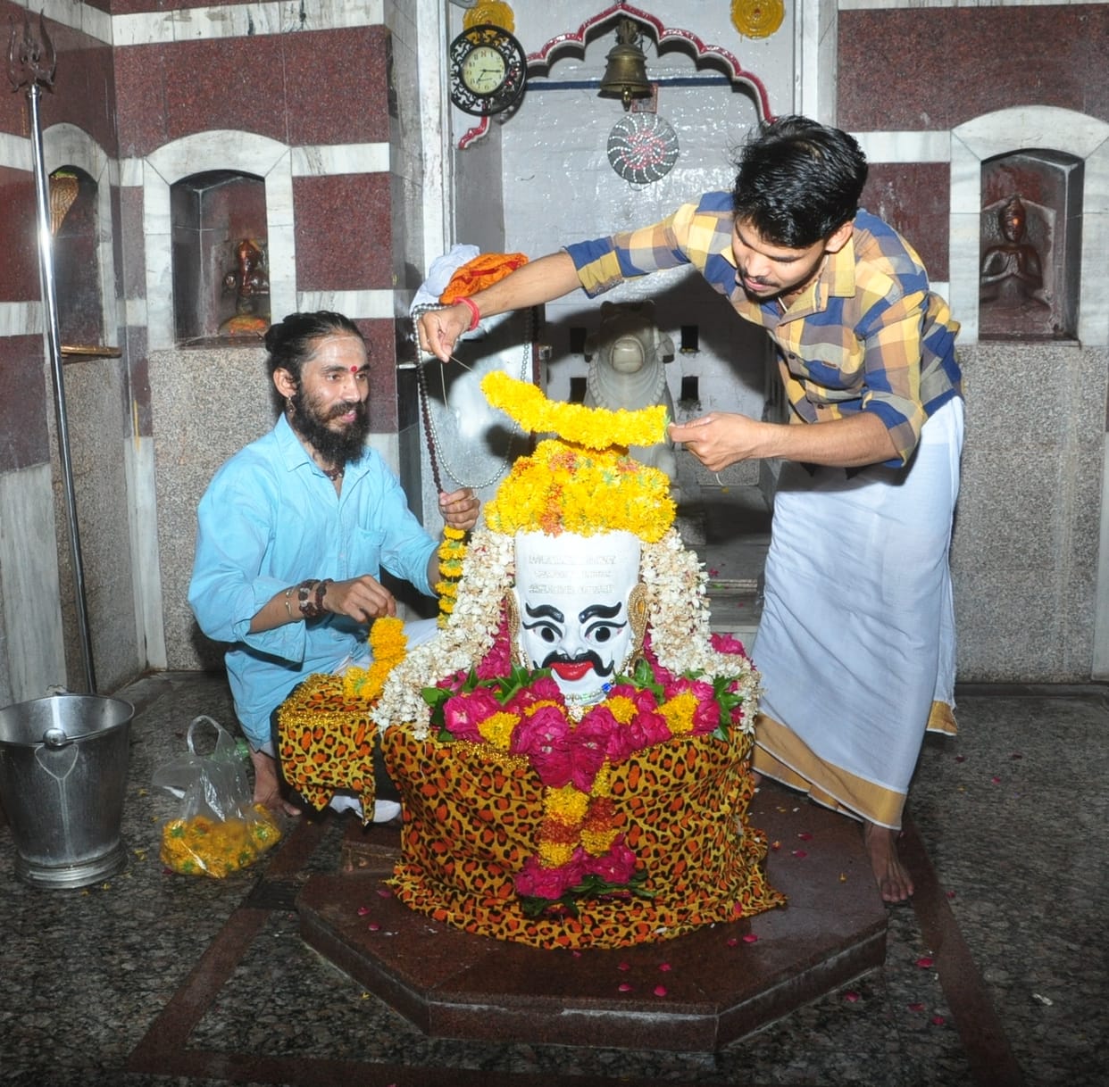 Temple worship shiva, social distance fallow