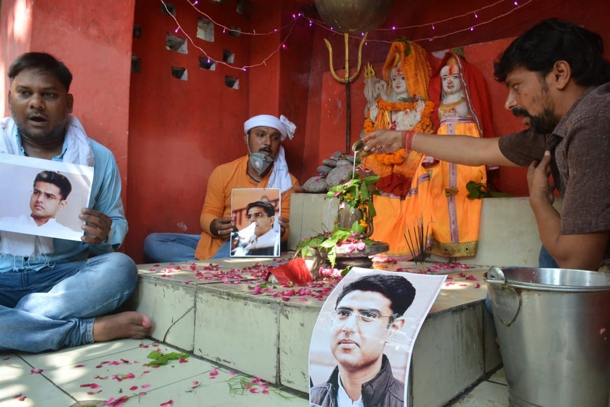 Rudrabhishek for Sachin Pilot Congress workers wished to give wisdom to Baba Vishwanath in Varanasi