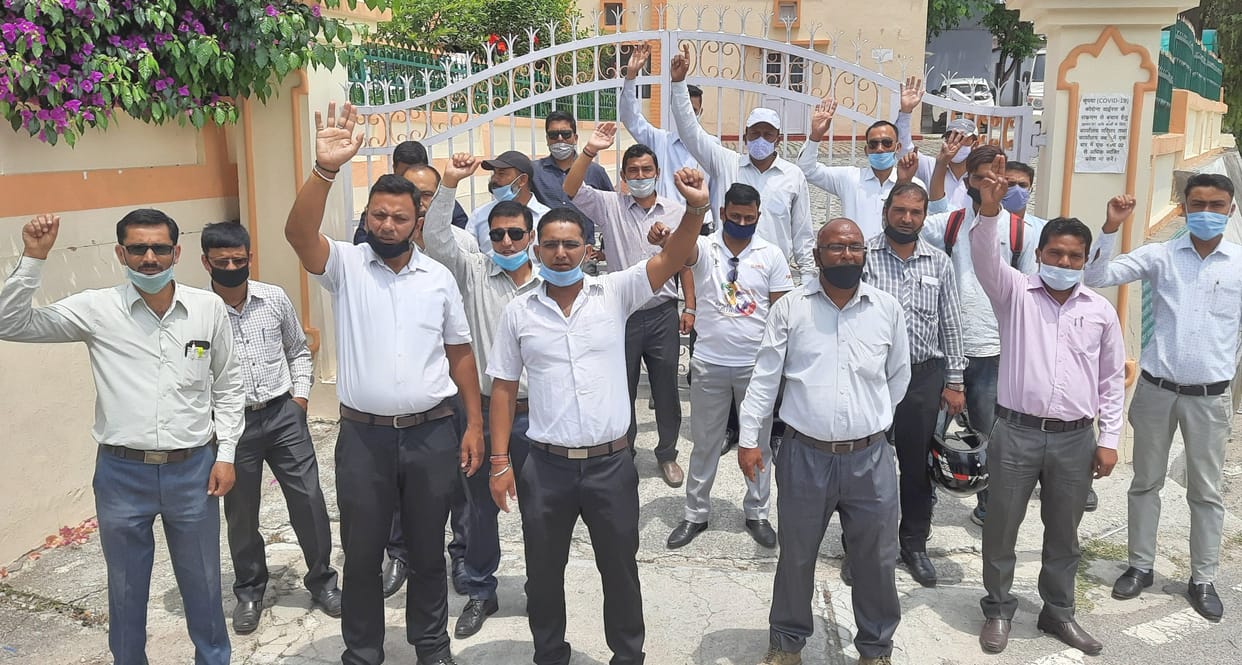 People coming from outside states demand investigation