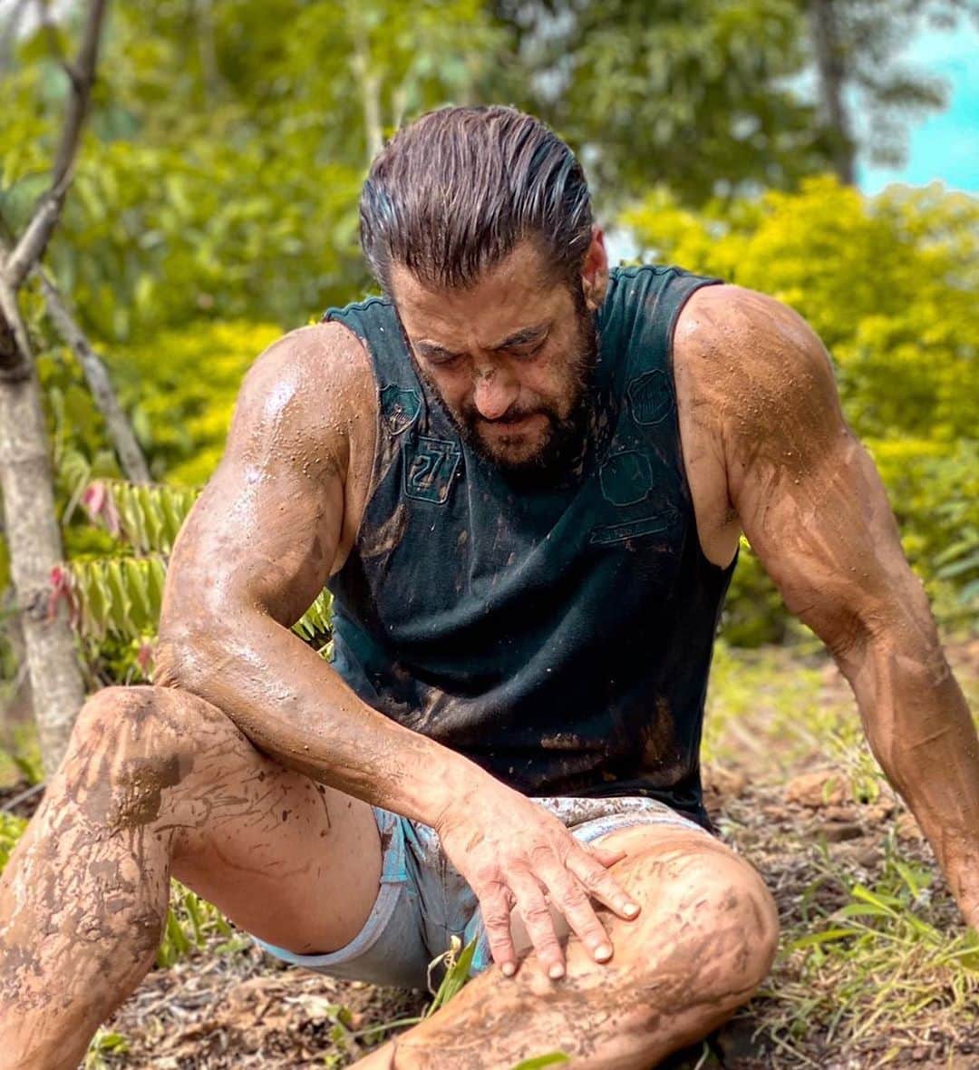 Salman Khan pays respect to all farmers in his new photo from Panvel farmhouse