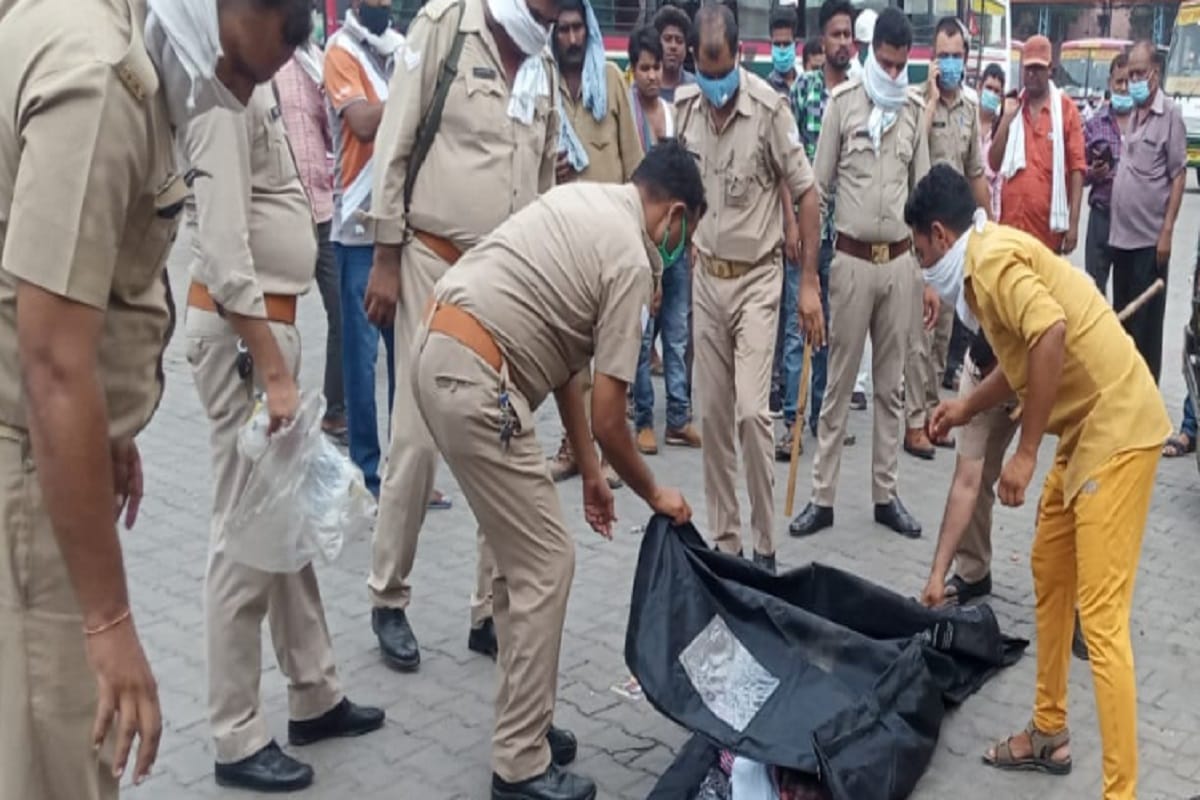 A man have killed in bas accident at Meerut of Uttar Pradesh