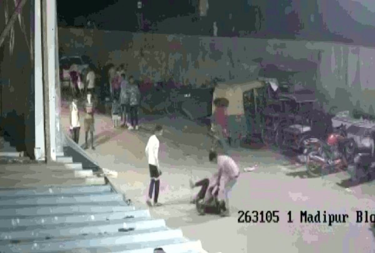 Delhi man stops three minors from bike stunt they stab him 70 times even after his death all capture in cctv police arrest accuse