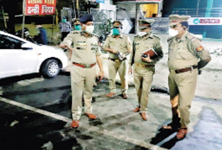 firing in alambagh thana area in Lucknow.