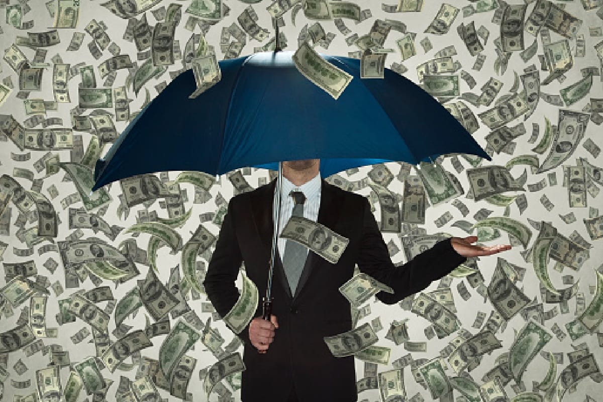 super rich person want to give more tax to fight against coronavirus and improve global economy
