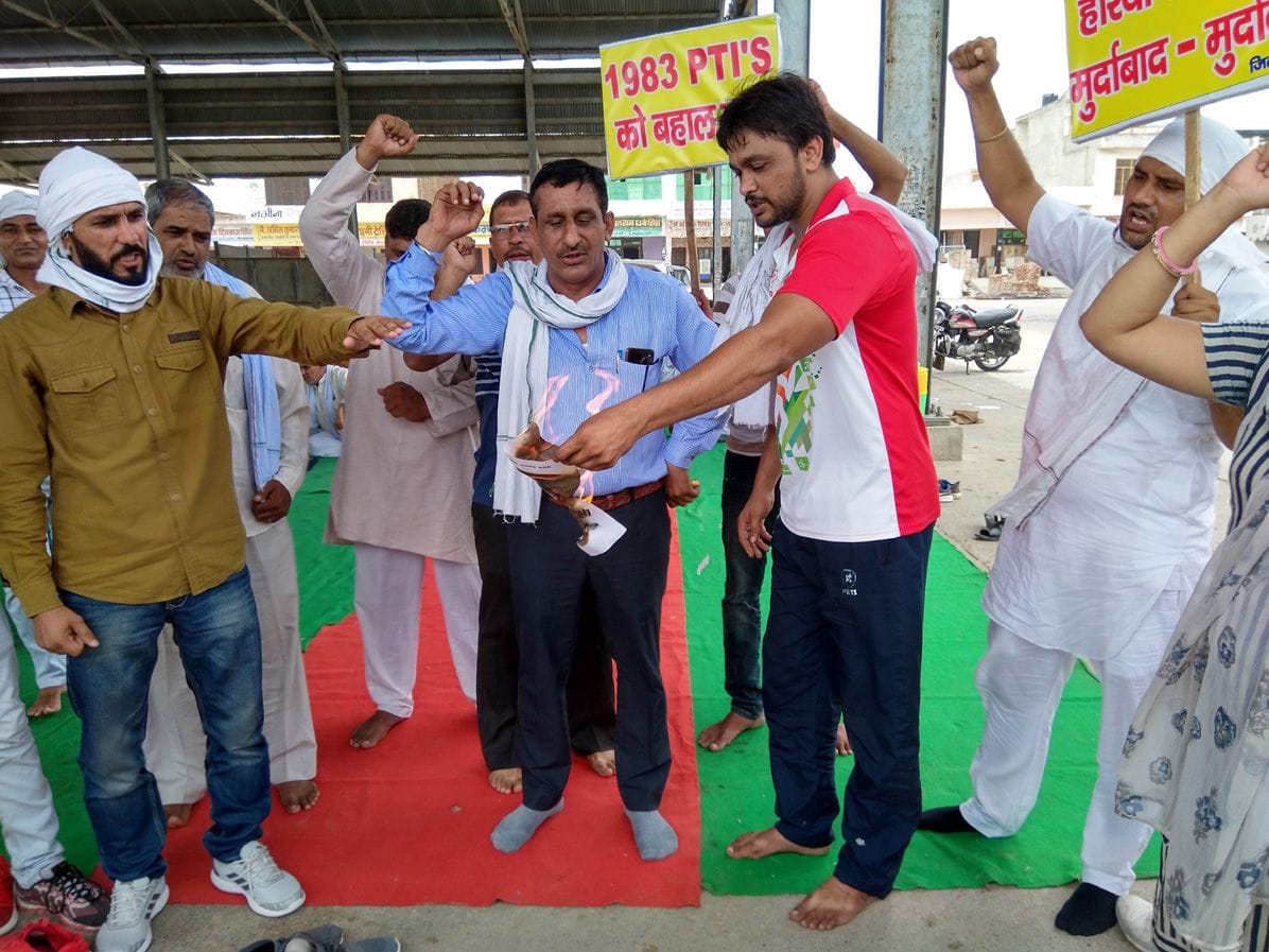 Representatives of Deputy Chief Minister did not reach to take memorandum;