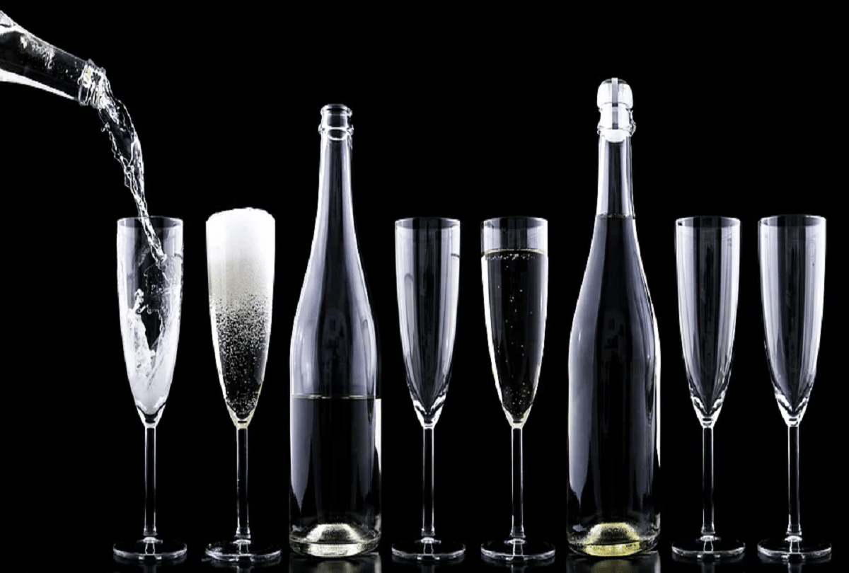 Wine will be sold in shopping malls in Uttar Pradesh.