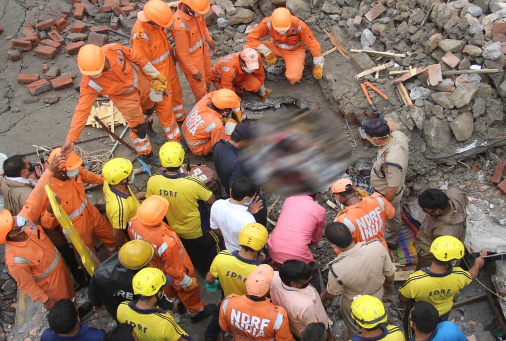 House collapsed after heavy rain in dehradun, Four family members Killed on spot, See visuals