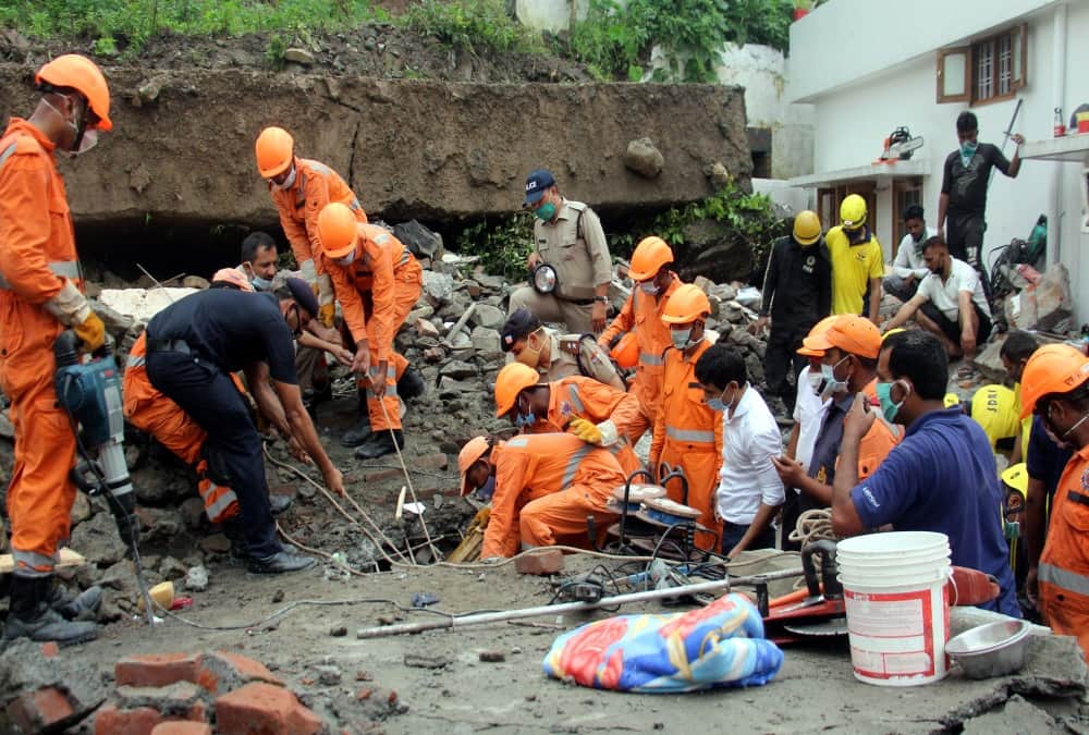 House collapsed after heavy rain in dehradun, Four family members Killed on spot, See visuals