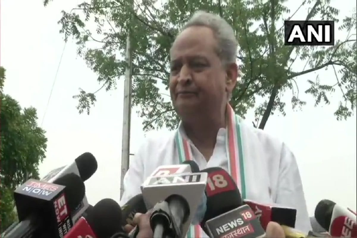 Rajasthan Political Crisis Live Updates CM Ashok Gehlot Sachin Pilot Rebel Congress Mlas Surjewala Priyanka Rahul