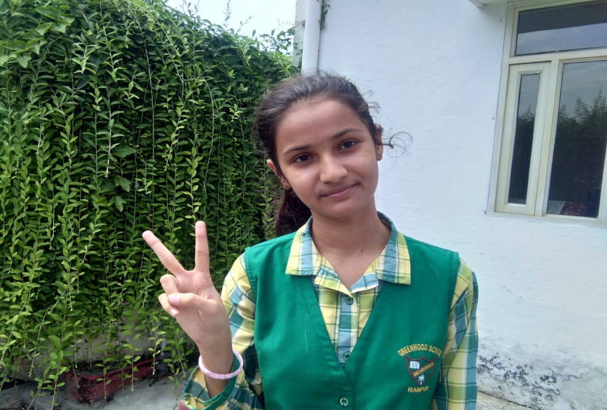 CBSE class 10th Result 2020 Rampur girl Aarisha Khan topper in UP 