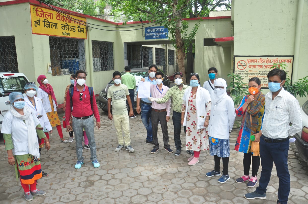 Doctor upset for not find glubs and mask