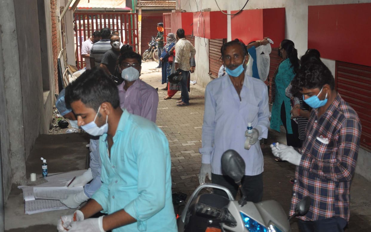 Corona reached Fatanpur police station and district hospital, five infected