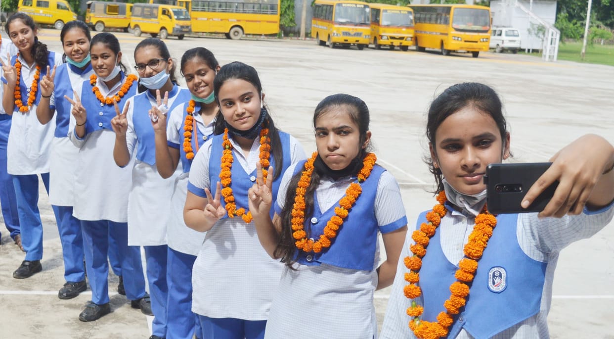 Vishwavijaya and Vaibhav top the district in CBSE 10th