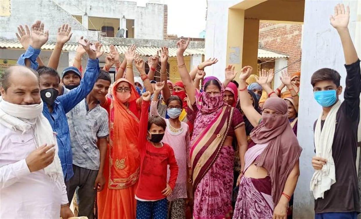 women protest for low voltage