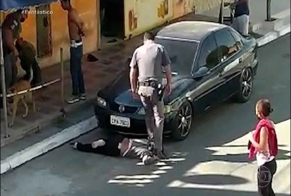 Outrage over Sao Paulo Brazil policeman seen stood on Black woman neck